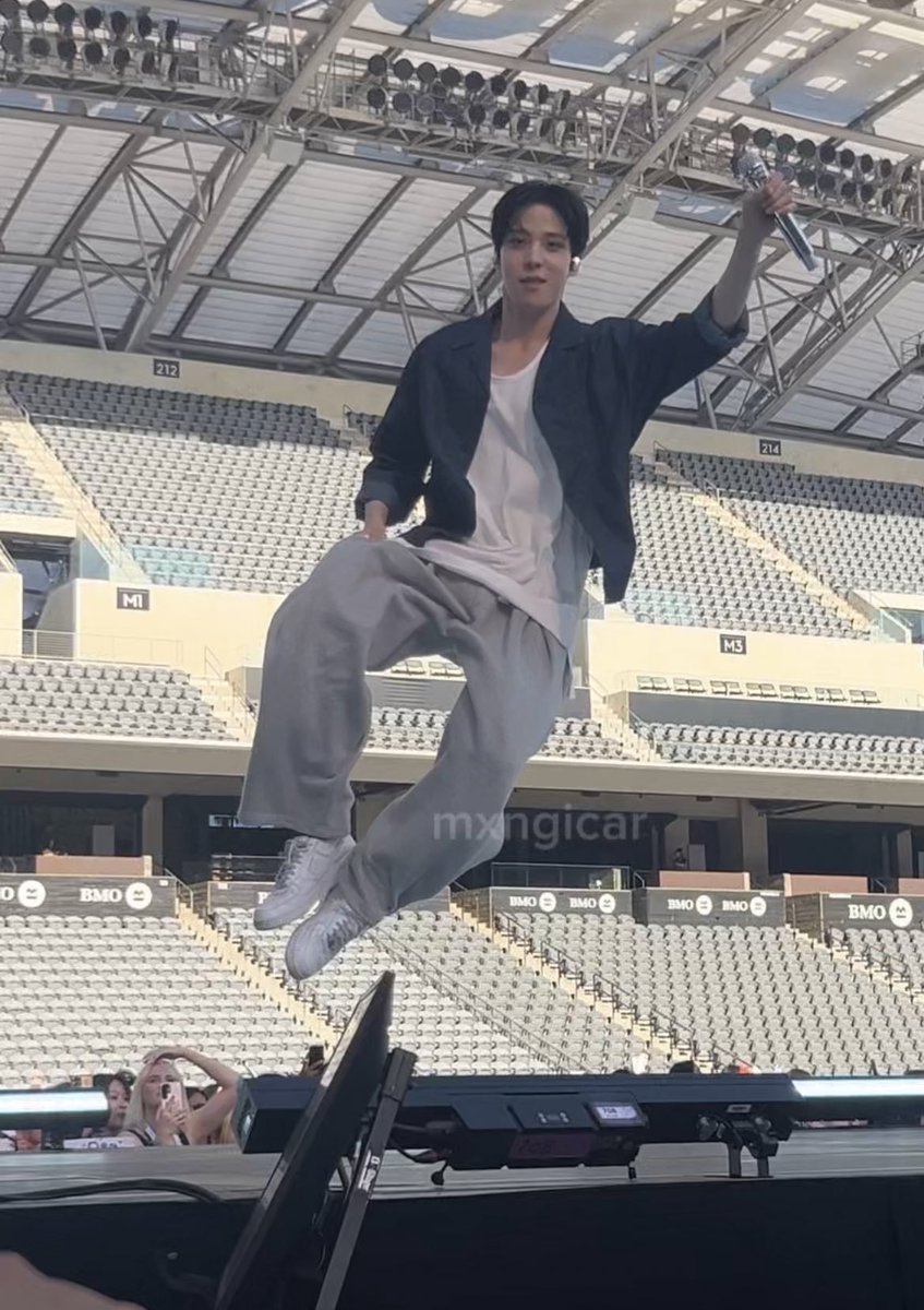 dewdew.. tweet media