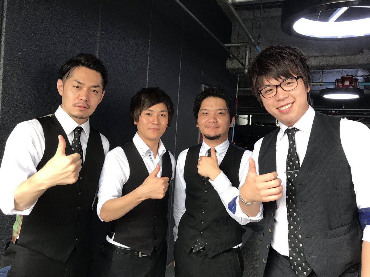 kurobara_kota's tweet photo. 長い間黒バラとしてジャンバリメンバーとして色々あったけど一緒に切磋琢磨できて良かった！！

なんばウォーズは一生の思い出！

また共演する機会もあると思うしこれからもよろしく！！

酒も飲みに行こう🍻

ほんまにお疲れ様でした！！！ https://t.co/vQcsawC7XV