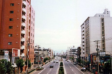 konjaku_photo's tweet image. 【本町ハイツ、プレジデント松山】
この古写真の場所は、今はどんな感じになってるの？今昔写語で見てみよう。
ycom.page.link/wSyX

 #愛媛県 #ehime #今昔 #古写真