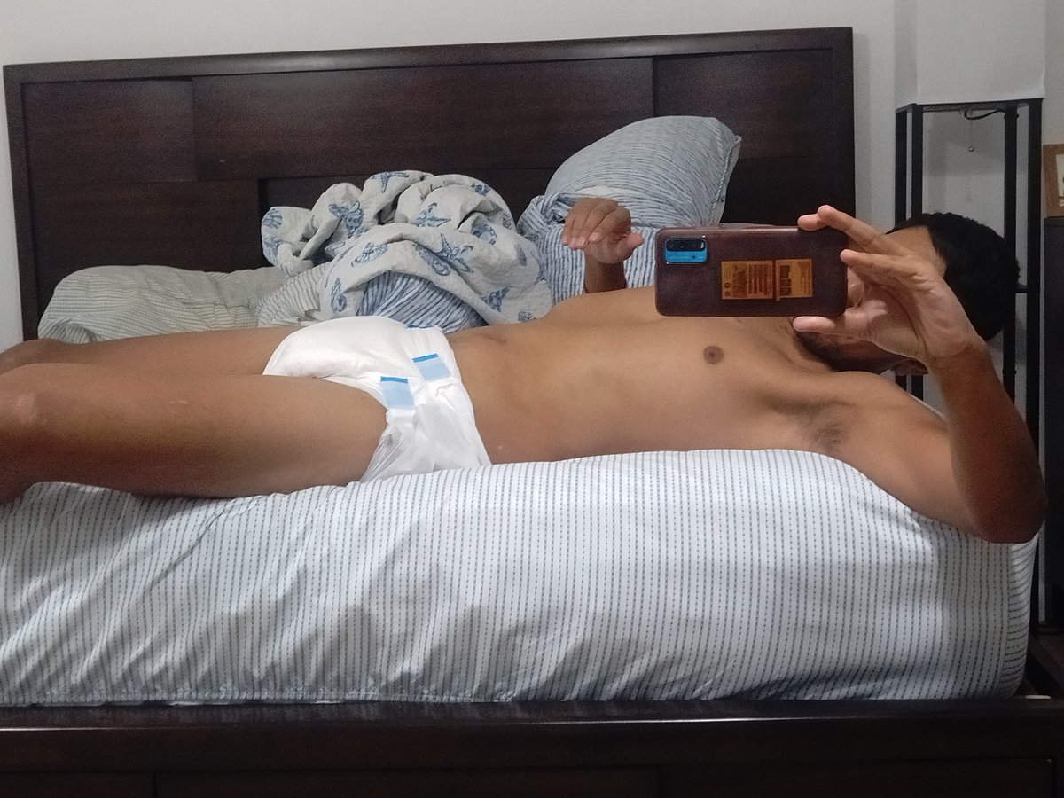 DprAlexMX's tweet photo. So nice to wake up in a soggy diaper.

#abdl #diaper #adultbaby #diaperlover #diaperboy https://t.co/7YTbaC5L1p
