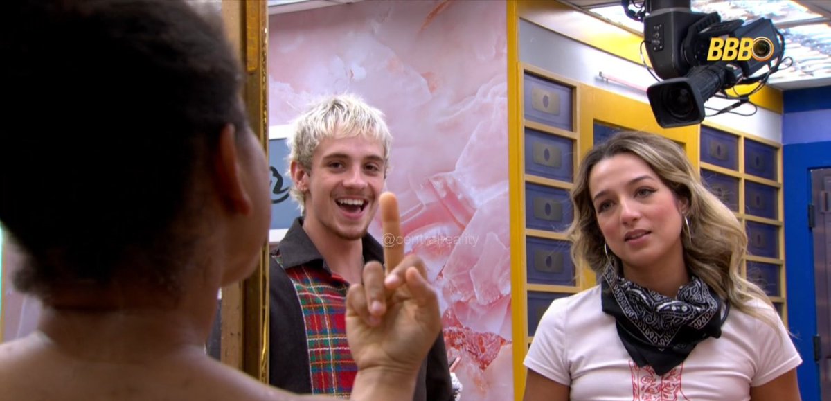 ᵥᵢ𝚌𝓴ₑ tweet media