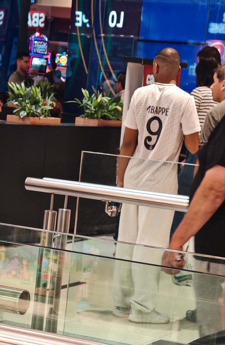 𝔽𝕃𝕆𝕎 𝕋𝕀𝔹𝕌ℝ𝕆ℕ 🔥🦈 tweet media