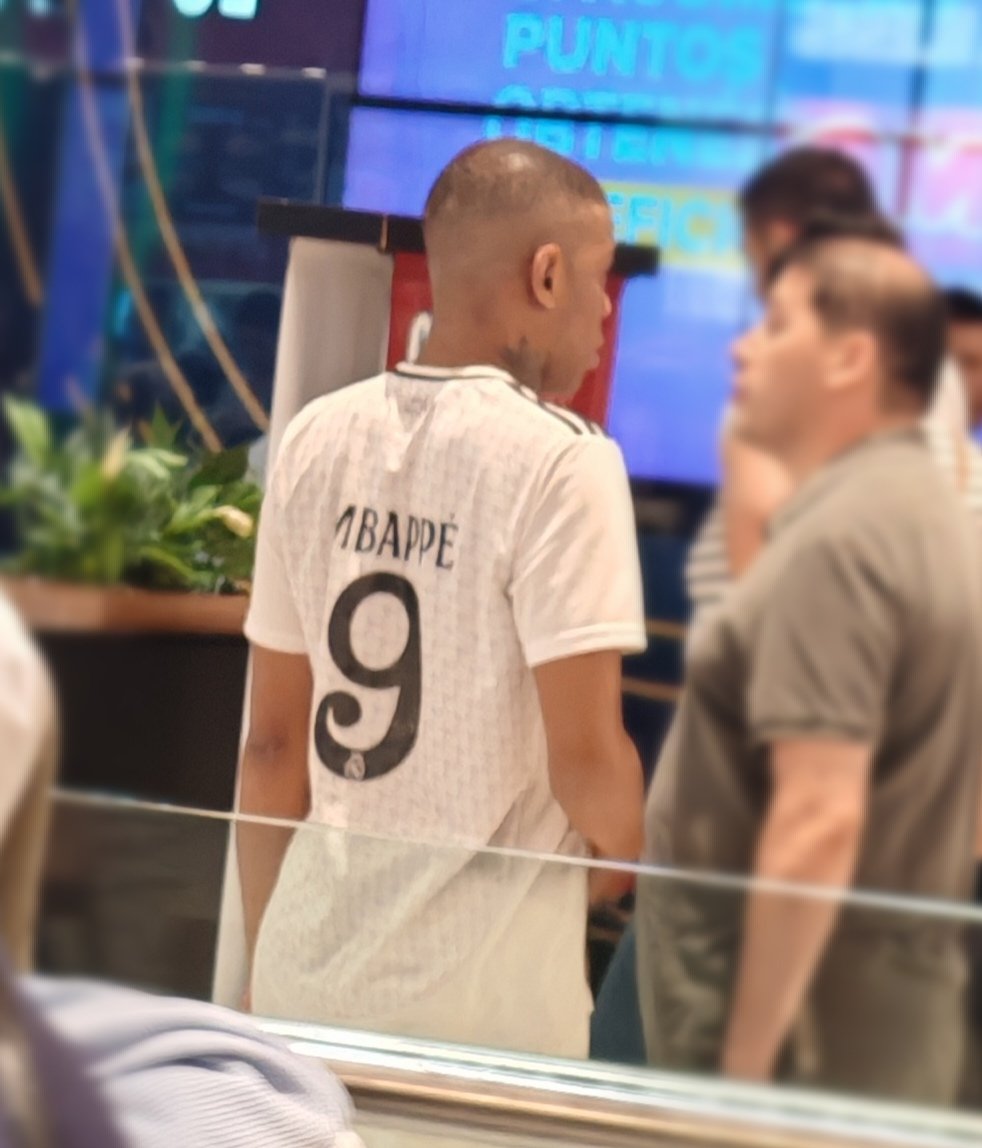 𝔽𝕃𝕆𝕎 𝕋𝕀𝔹𝕌ℝ𝕆ℕ 🔥🦈 tweet media