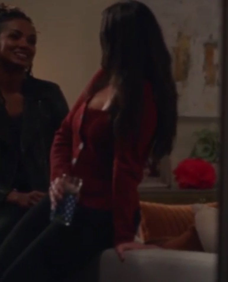 𝒿༯ 🐰 LONBRONBRON & VEE DAY tweet media