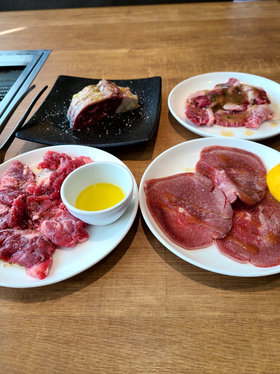 俺が晒せる肉はこれくらいしか……… 