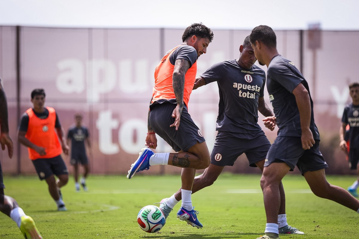 Universitario tweet media