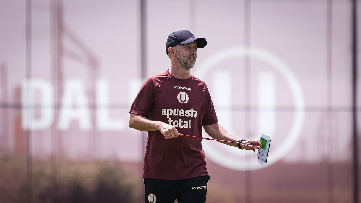 Universitario tweet media