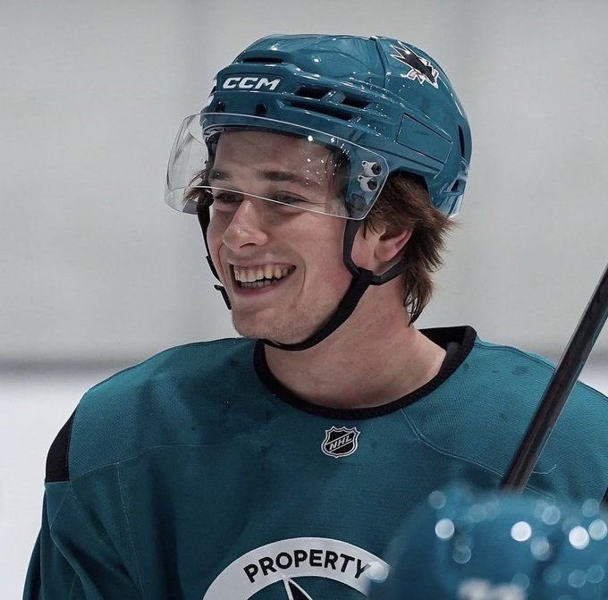 matt 🏒₊˚.༄ tweet media