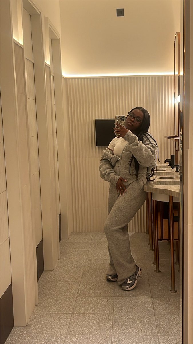 milli⚡️. tweet media