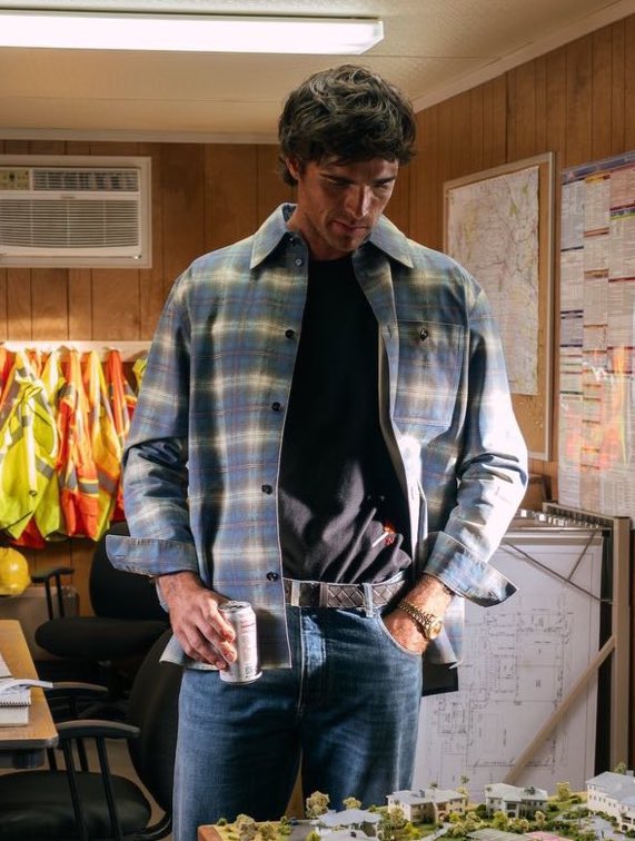 i need to climb all 6’5 feet of him