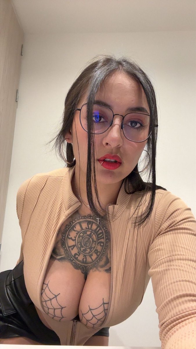 Rae_Lil_White tweet media