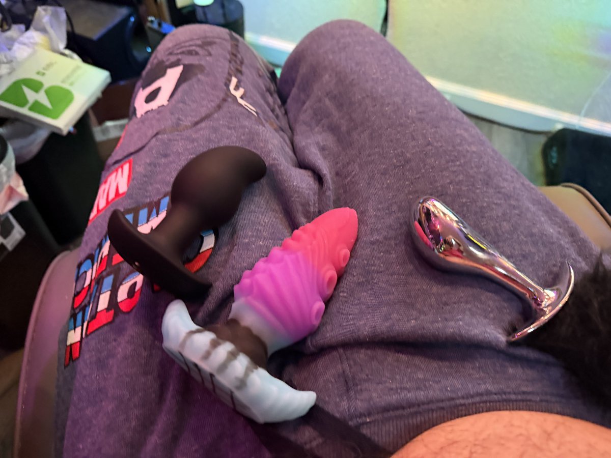 Padded locked high dumb boy