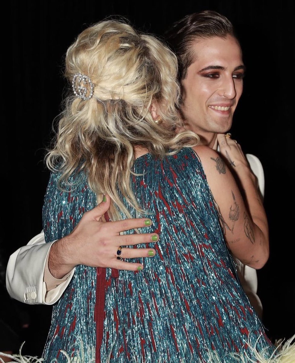 nena de joe keery tweet media