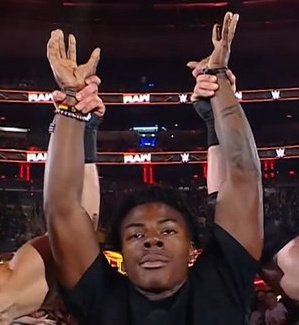 ๐๐๐ข tweet media