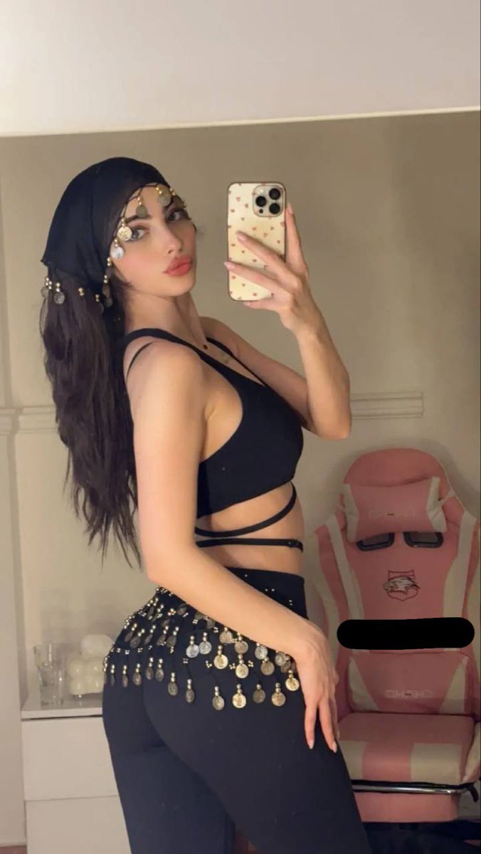 مشاهير فيك🐽 tweet media