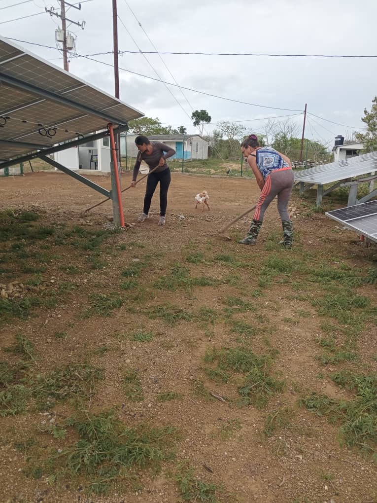 El colectivo del Mini-Parque Guaranal, en el municipio de Fomento, realizó una jornada intensa de limpieza y organización, destacandose  en este lugar no es solo el orden, sino el extraordinario trabajo en equipo.

#SanctiSpíritusEnMarcha #EléctricosEspirituanos