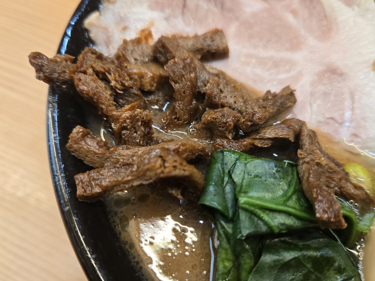 ラーメン大國家
@府中市寿町
特製ラーメン TP九条ネギ CL油多め
なかなかタイミングが～
って思ってたら1年3か月ぶり🚀
今日も旨～いな～😆
ほんとスープがこゆいのに
食べ終わったあとしょっぱくならない🤔
お肉も柔旨～😁
油揚げが癖になっちゃうのよね～😎
特選1択になっちゃうわ～😅
<a href="/0928kimniki/">木村龍二@府中ラーメン大國家</a>