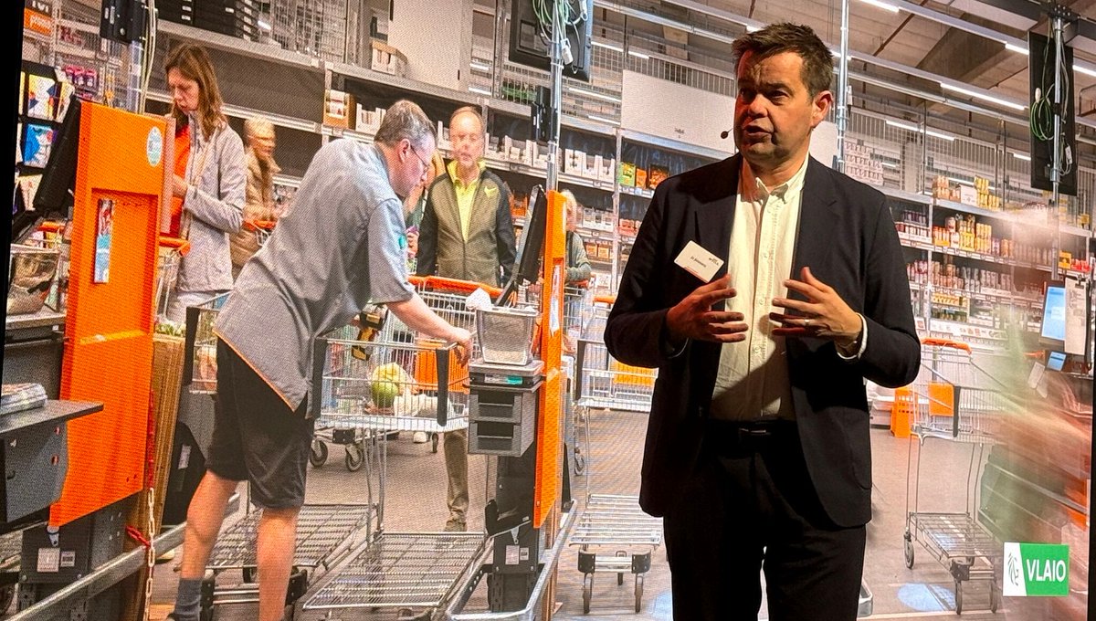 Mit dem #AXL 15 #iGo an der Rampe:
Staplerhersteller #Still bleibt weiterhin hart am Ball, wenn es um konkrete Anwendungen bei innerbetrieblichen Transporten geht. Bislang gab es vor allem noch einen blinden Fleck...
Weiterlesen:
In 8 Sprachen verfügbar: 
logisticsinnovation.org/logistik1/stap…