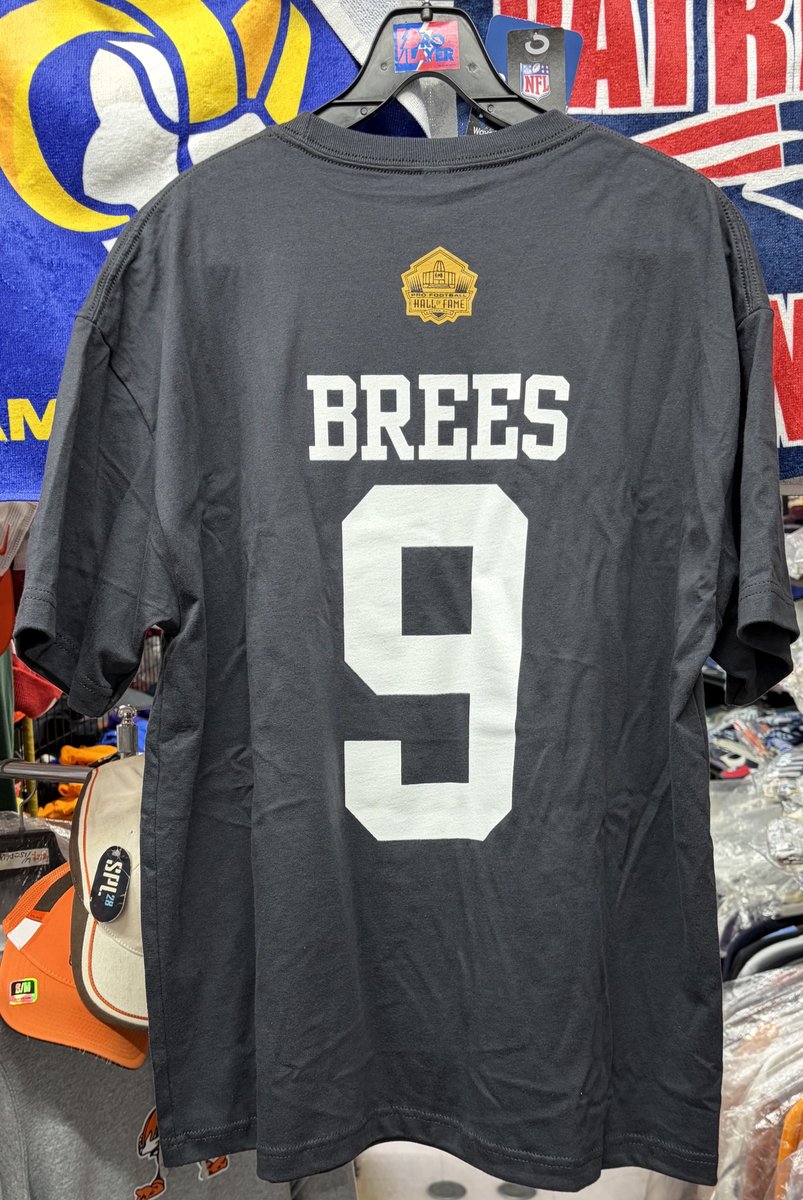 WEARBANKS's tweet photo. NFL 2026 殿堂入り記念 ドリュー・ブリーズ シグネチャー入りネームナンバーTシャツ 少量入荷‼️現在.玄関ドアが施錠されている時は休憩中.外出中.営業時間外🙏ご来店をご希望の方は必ず事前にご確認を🙏12時頃-18時頃営業🙏15時頃-16時頃休憩‼️水曜定休⚠️
#NFLグッズ #NFLショップ #drewbrees #Saints https://t.co/8RXxpwVy50