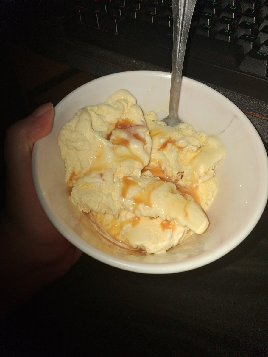 BioDigitalJazzz's tweet photo. A bowl of ice cream a day keeps the skinny away :3 https://t.co/zTb5K0oRII
