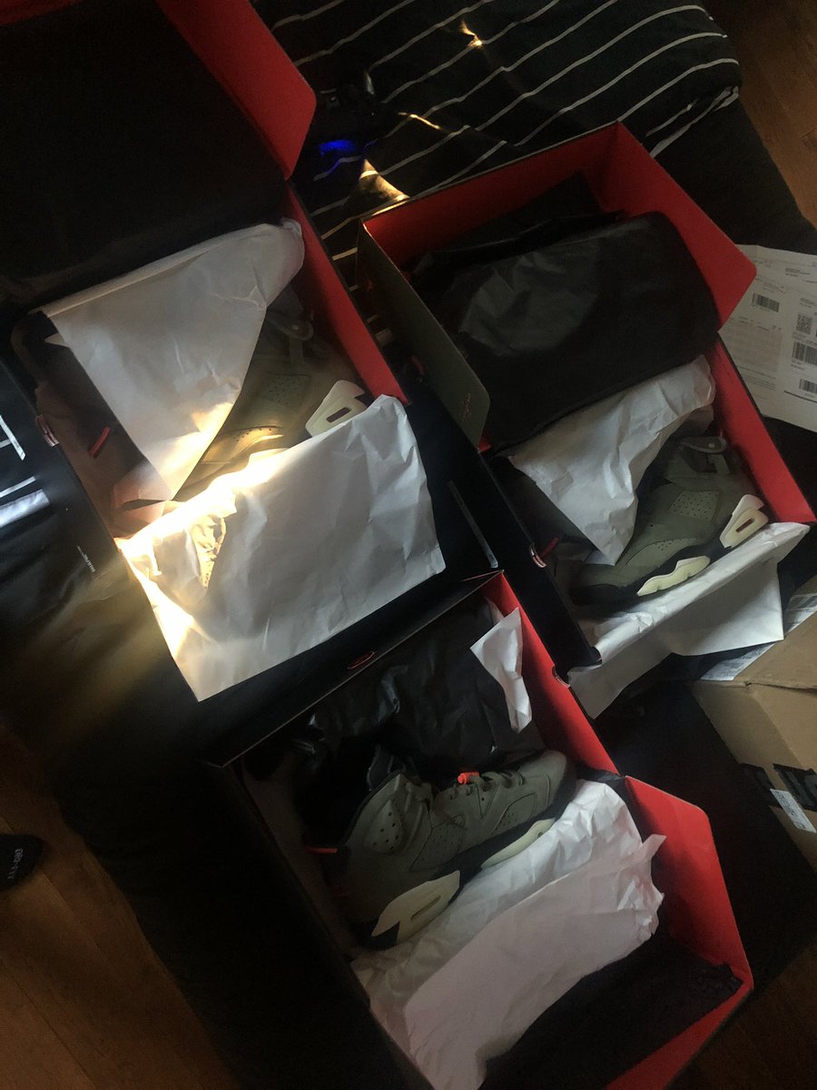 ChrisMt671's tweet photo. @SoleRetriever And they accidentally sent two more in the mail, helped me buy my first house 🫡 https://t.co/niLh8mCkug