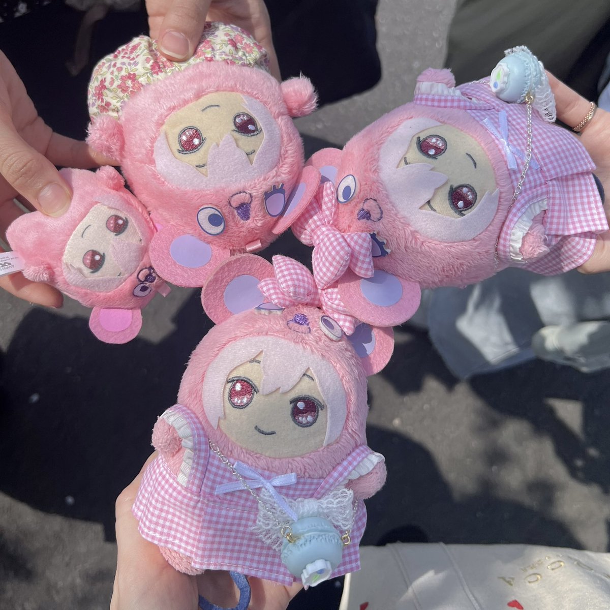 まかろん tweet media