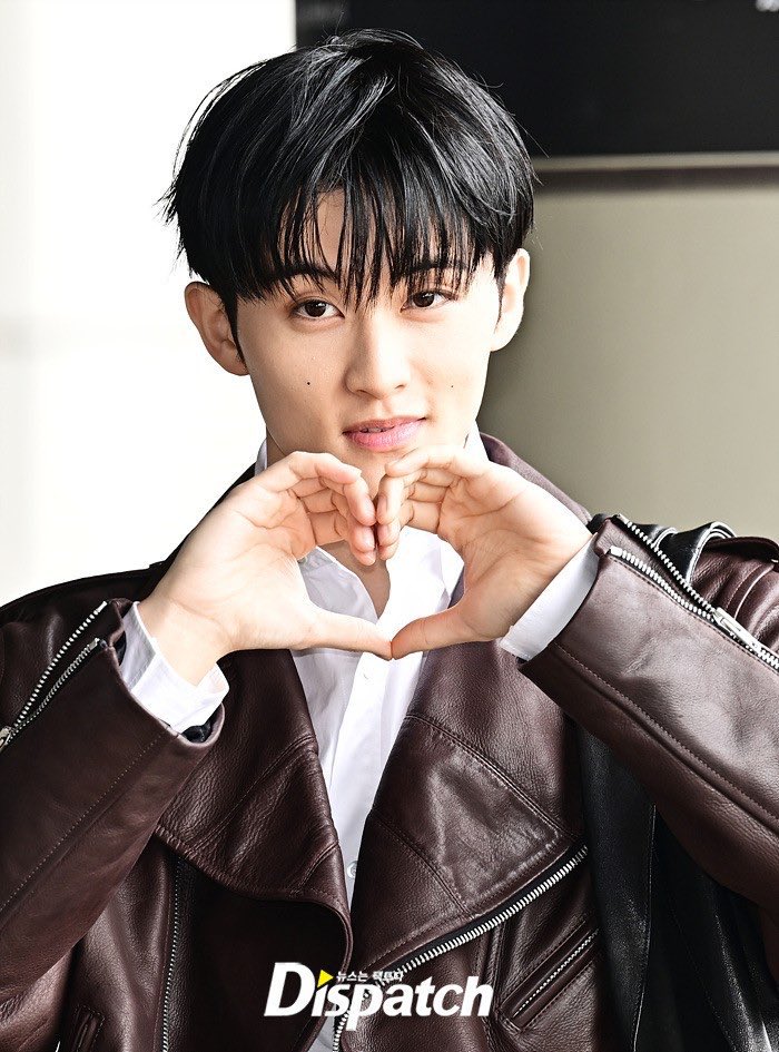 mlyn lee tweet media