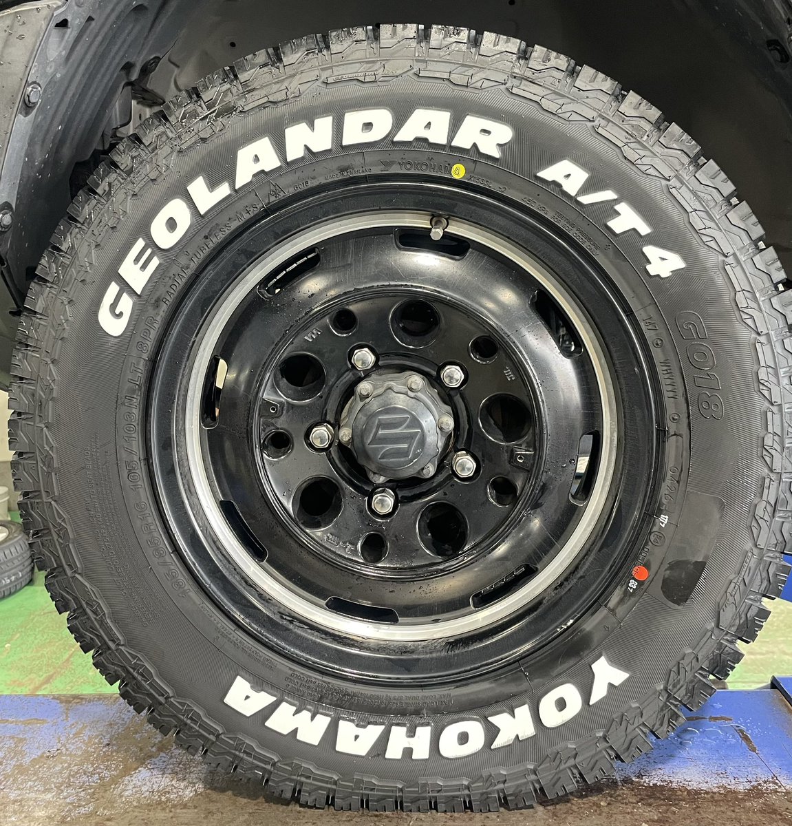 TgMishima's tweet photo. こんにちは〜 #タイヤガーデン三島 です
今月はジムニー祭り〜ww
大人気 #GEOLANDAR #AT4 #G018 を
装着〜最近ジムニー乗りのお客様がふえてきました〜 #GEOLANDAR シリーズどうですか？ https://t.co/iekr7V1CkQ
