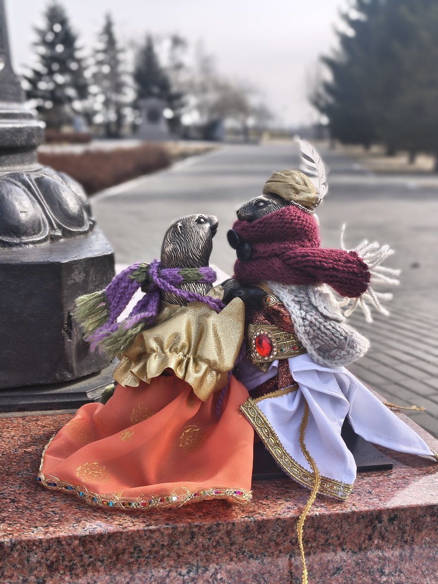 atomruncat tweet media