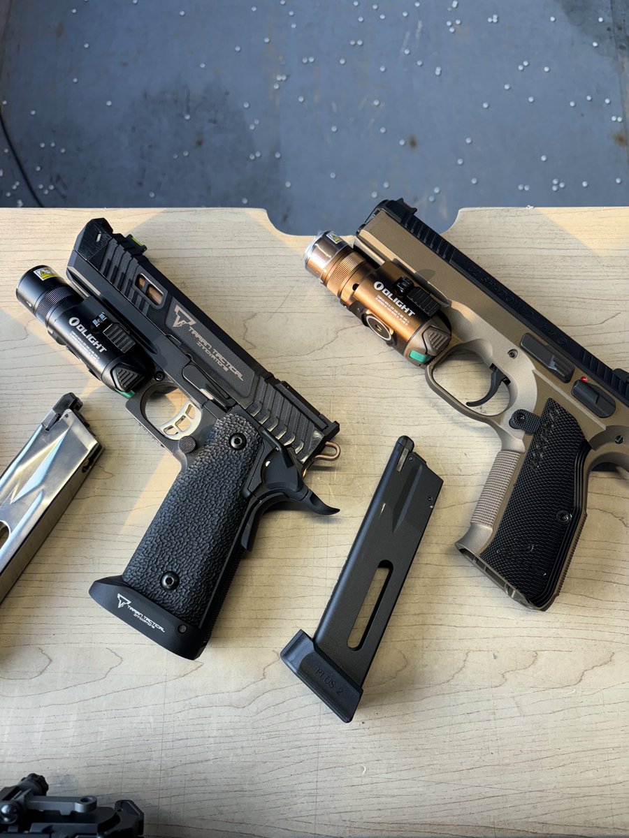 B2eNxdn's tweet photo. お気に入り( ◜ᴗ◝)
ハンドガンはまだまだあるよ🔫
早くもっと暖かくならないかなー
もっと撃ちたい☺️☺️ https://t.co/x9VHFkdLd0