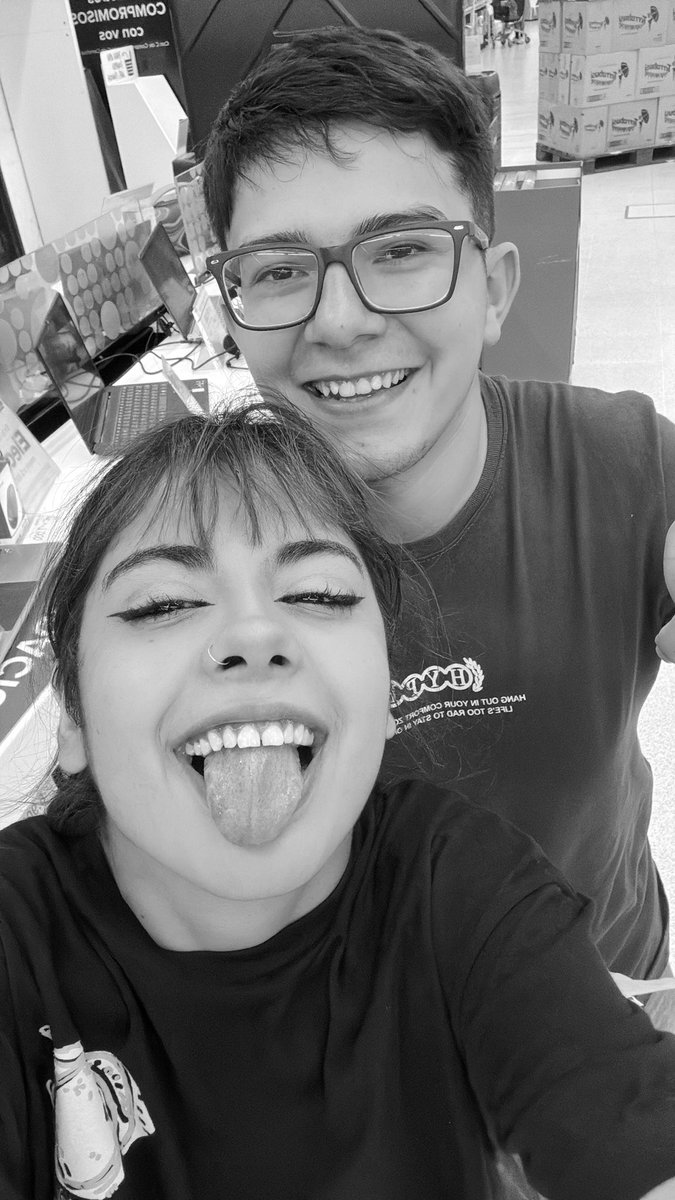 Entre charlas, risas y sueños que parecían lejanos… hoy estamos planeando algo que se siente tan nuestro 🤍💍  
No sabemos cuándo ni cómo exactamente, pero sí con quién: siempre el uno al otro.  
Se vienen capítulos hermosos… ✨🤍
