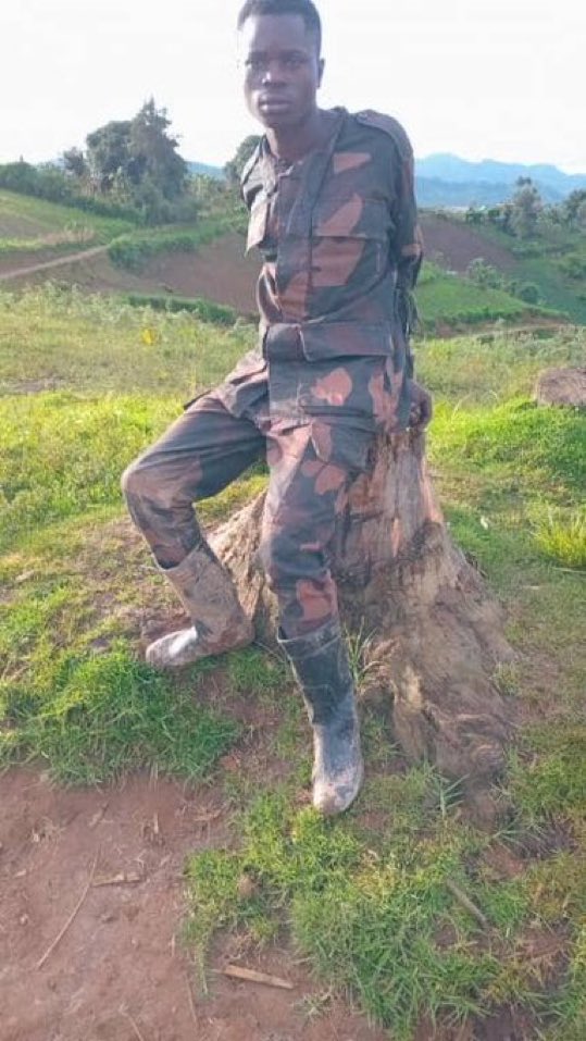 Eugene_Officia1's tweet image. Amakuru atari meza kuri #M23 nuko umutwe wa  abaturage b’Imurenge bamaze kurakarira uyu mutwe wa #M23

Bashinja uyumutwe kutabafasha kuko bemeza ko kubushobozi bwaho baramutse babishyizemo imbaranga ntamasaha umwanzi urikubatera na #Drones yamara muri biriya bice.
Ibi