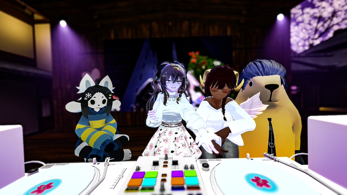 IWieldKeys VRイベントカメラマン tweet media