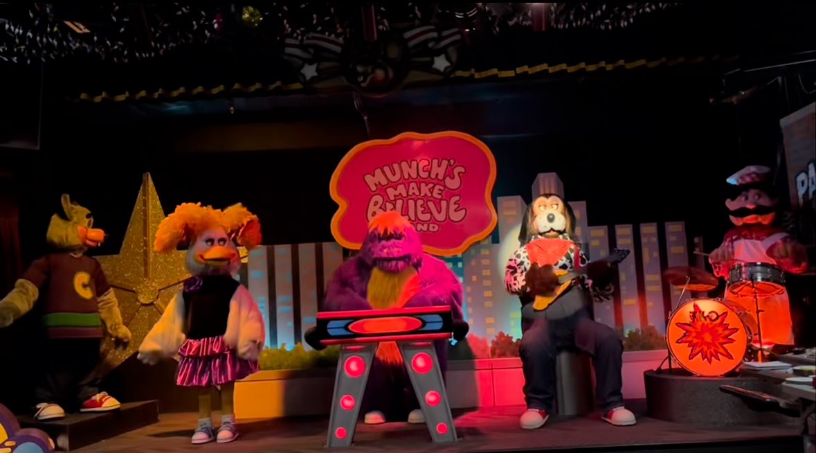 Crazy Ass Moments In Chuck E Cheese History tweet media