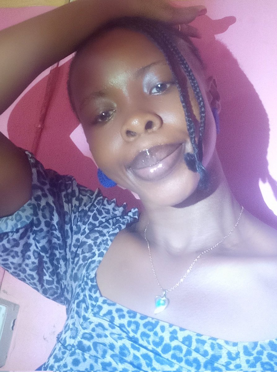 Your first audience will be small.

But if you keep serving them well, they become your strongest advocates.

The one sure way to building a solid personal brand is to show up for your people. 

Una Good Morning oh. Say it back, don't be rude😒