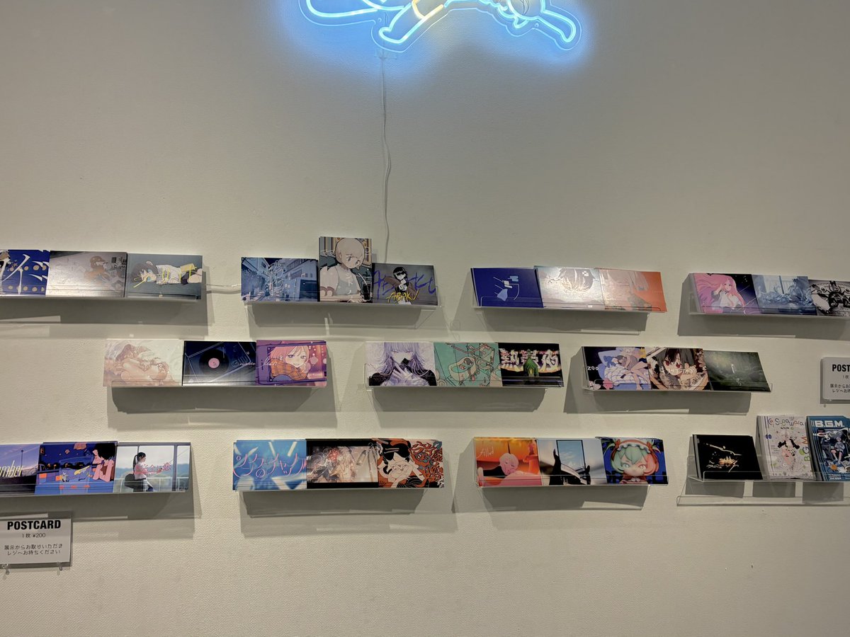 Kei Sugawara POP-UP “B.G.M.”
沢山のご来場ありがとうございました𖤐˒˒
お楽しみいただけましたでしょうか?
感想はぜひ #菅原圭_BGM にて✍️ .⋆

今回の新グッズは明日(4/1)正午よりオンラインストアにて販売開始🛍️
また、ポップアップで展示・販売していたポストカード33種セットの通販も決定！