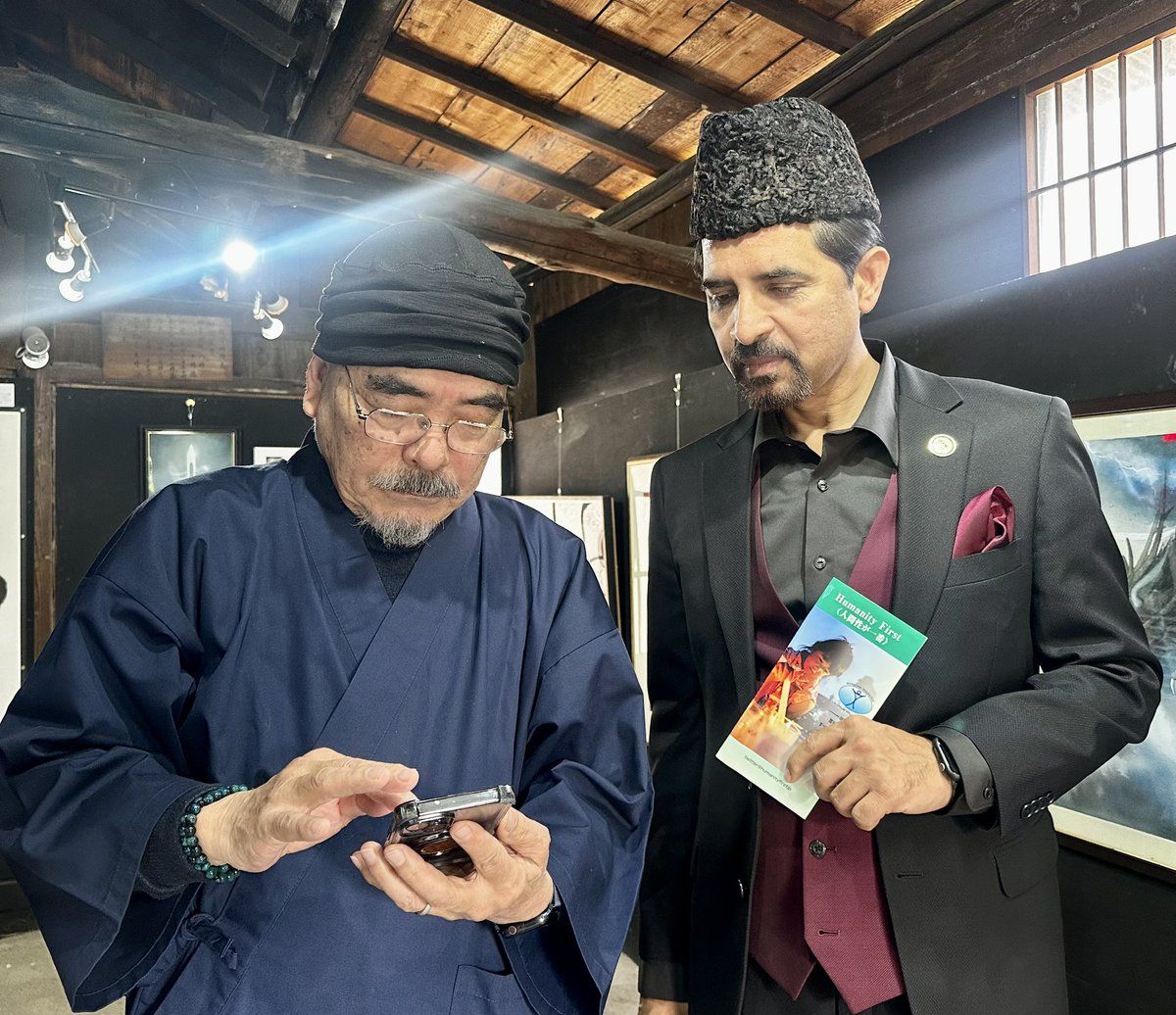 AneesReisu's tweet photo. Mr. Naito Korin is a Buddhist monk. At the same time, he is also an artist and owns his own art gallery. People even refer to him as the “Michelangelo of the Obaku sect” of Buddhism.

However, beyond this introduction, his true identity is that of a very kind and loving person. He also possesses a very positive and accurate understanding of Islam.

He extended remarkable kindness and affection toward us, in part because we come from the historic land of Gandhara—once a great center of Buddhist civilization, and the very region from which Buddhist monks first journeyed to Japan to spread their faith.

We now look forward with anticipation to the fulfillment of his promise to visit #TheJapanMosque , and to the honor of welcoming and hosting him there.

#IslaminJapan #LoveForAllHatredForNone #HumanityFirst