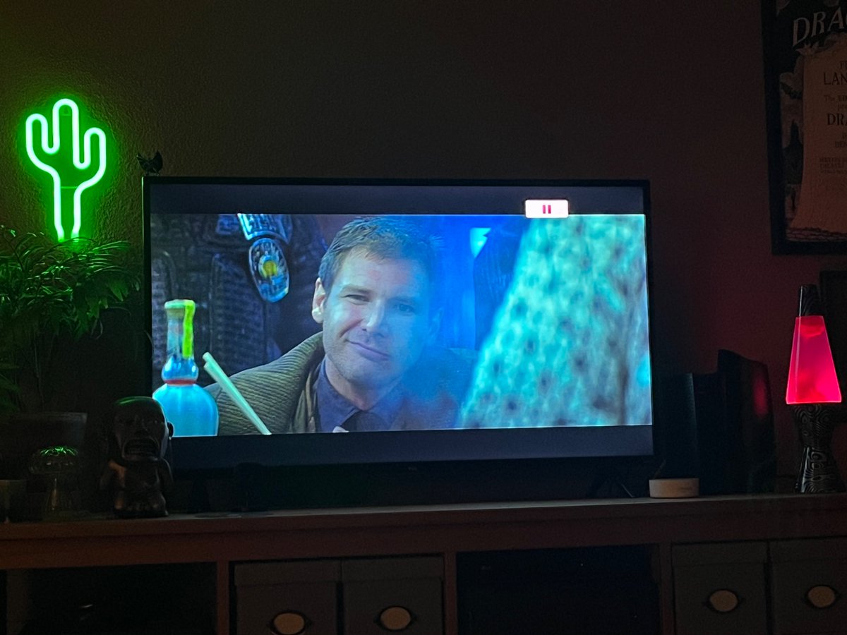 This scene always makes me wish I could eat noodles with Harrison Ford at a crappy food truck in the rain.