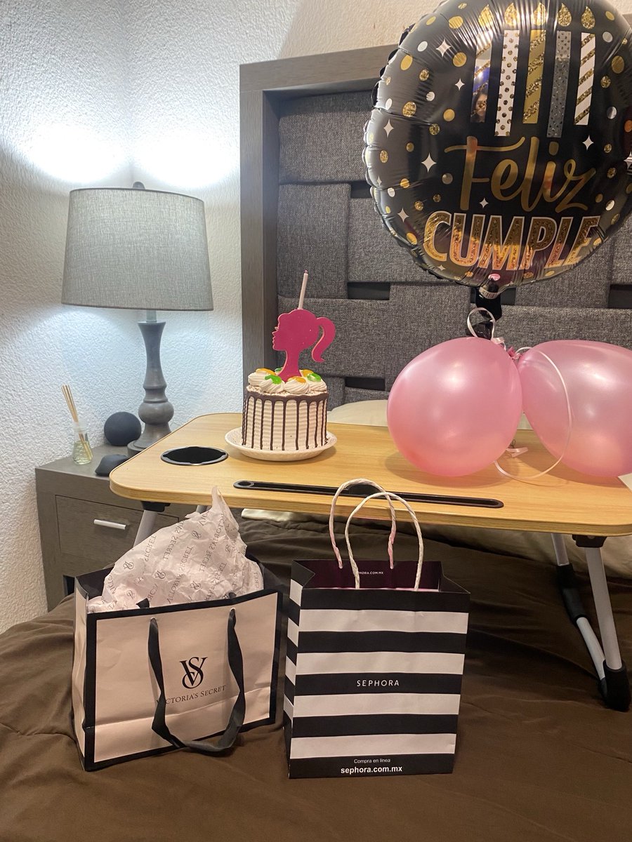 Elizabeth 🌸☕️ tweet media