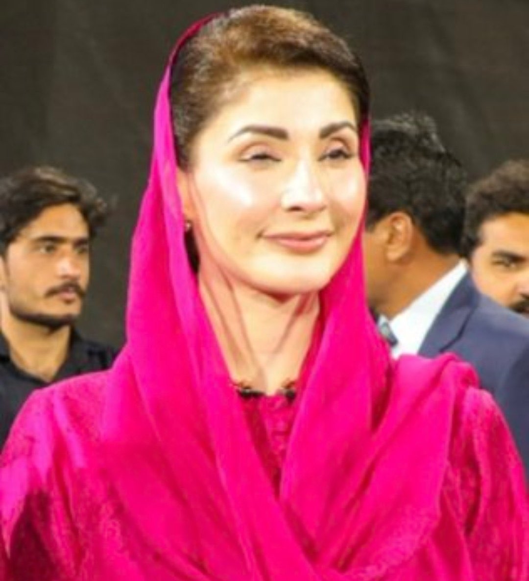 S H A H O tweet media