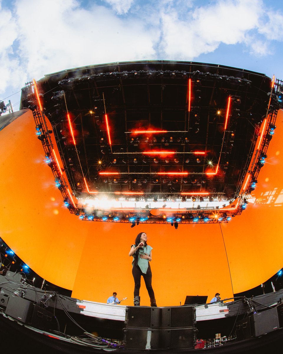 Paty Cantú se hizo presente 
en el Escenario principal del 
Festival Pal Norte 2026 🎶💥.