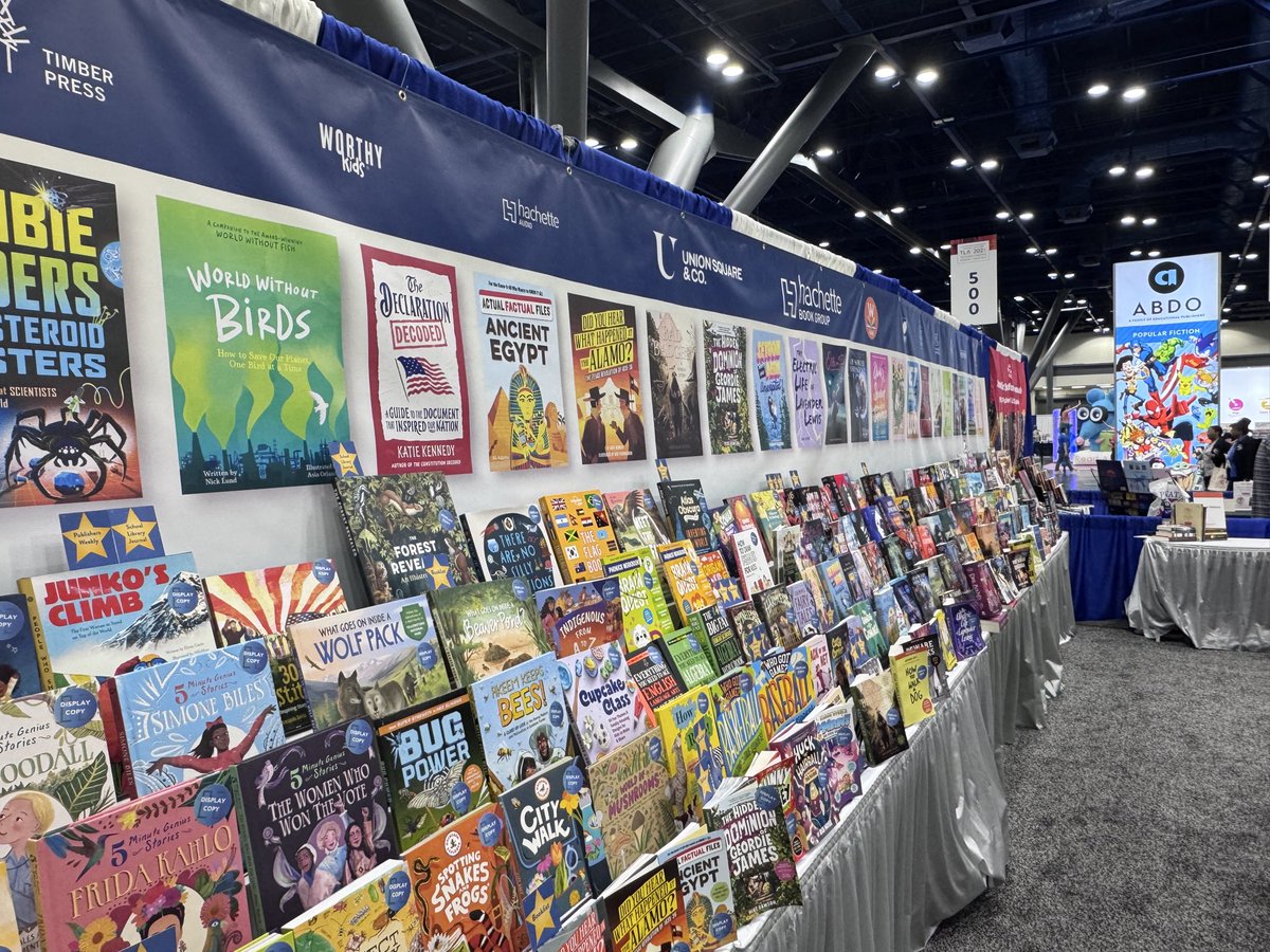 TheBirdist's tweet photo. So much fun at the Texas Library Association conference today talking about WORLD WITHOUT BIRDS. I’m proud of this book, proud to work with @WorkmanPub, and so impressed by all the incredible librarians working in Texas. https://t.co/Xx9OT2uqm1