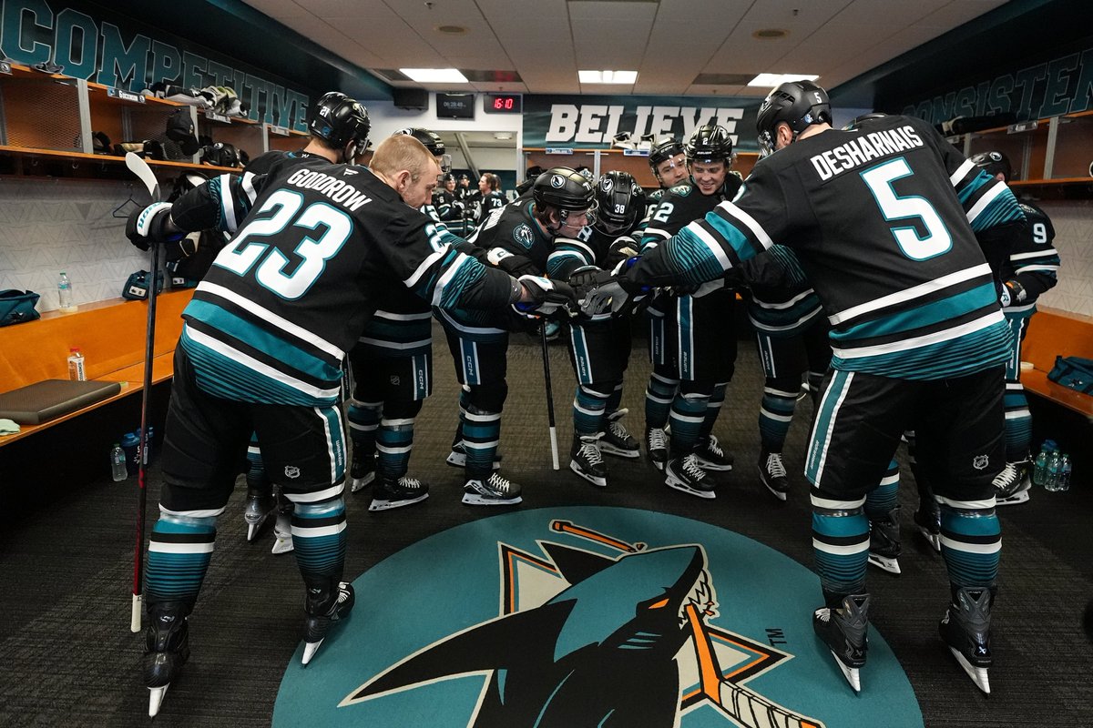 SanJoseSharks's tweet photo. Sharks on three! 

1, 2, 3.... https://t.co/qsQfhlI0I1