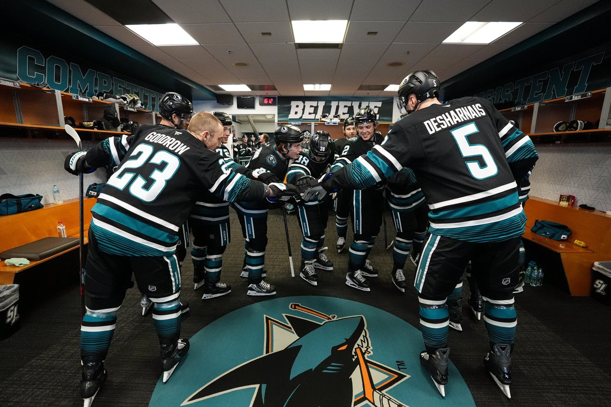 SanJoseSharks's tweet photo. Sharks on three! 

1, 2, 3.... https://t.co/qsQfhlI0I1