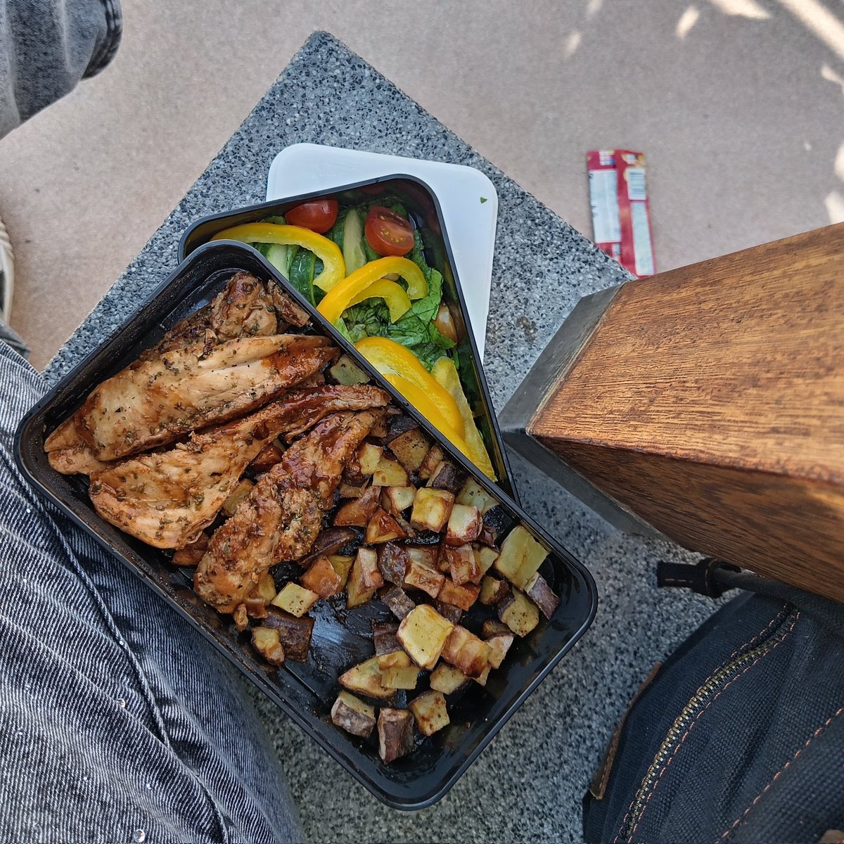 Len (evitando matarse) tweet media