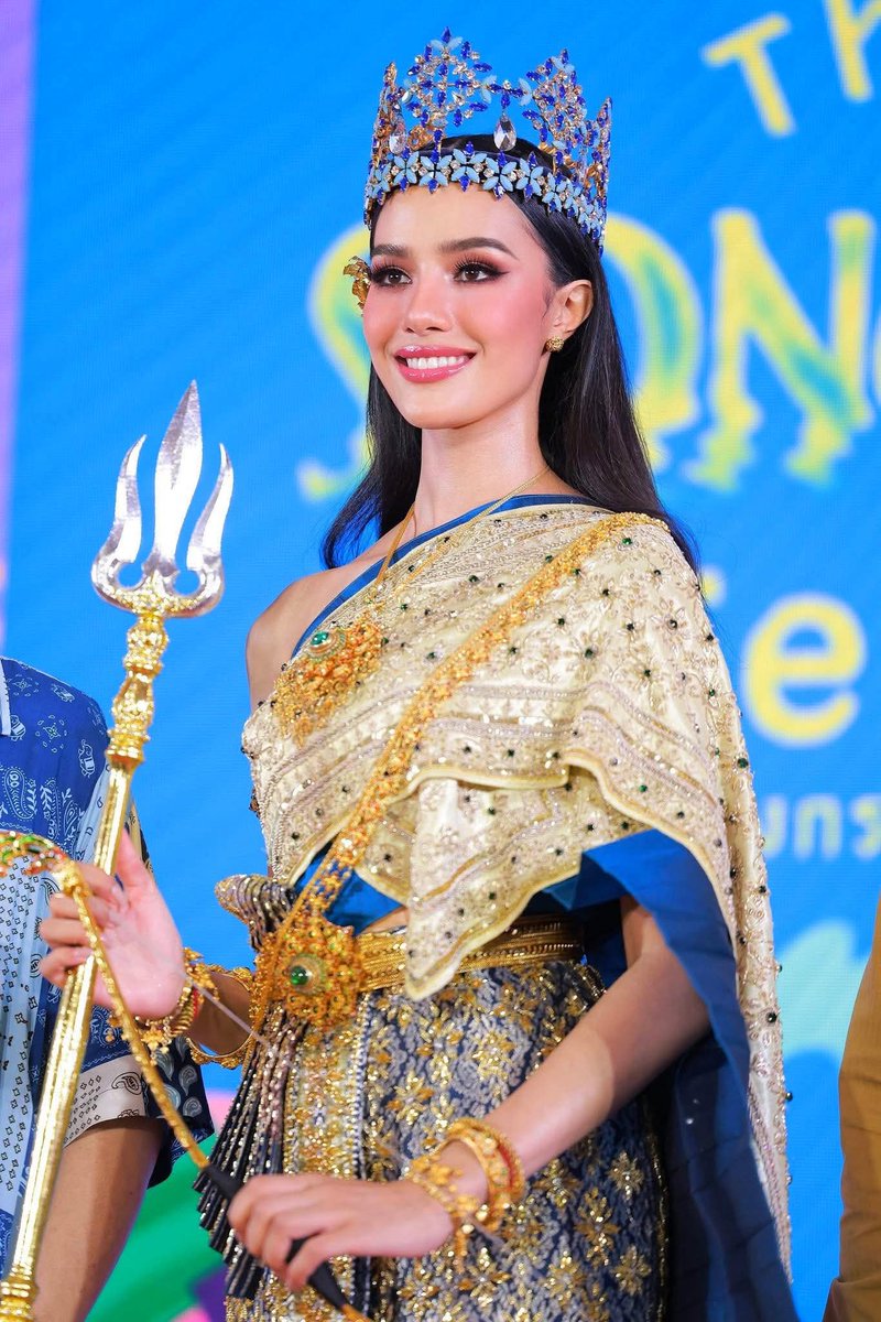 LalixTH_VibeS's tweet image. Central #Songkran World Festival 2026 
เซนทรัลเปิดตัวอีเวนท์สงกรานต์ปีนี้จัดใหญ 13 เมษา เปิดตัวนางสงกรานต์โดย Opal Suchata Miss worldคนที่ 72 เพื่อโชว์ความเป็น #ThaiCulture และ #SoftPower ของเทศกาลสงกรานต์ไทยสู่สายตาชาวโลก รายละเอียดงานแปะด้านล่างน้า ⤵️ 
#Songkran2026 #Thailand