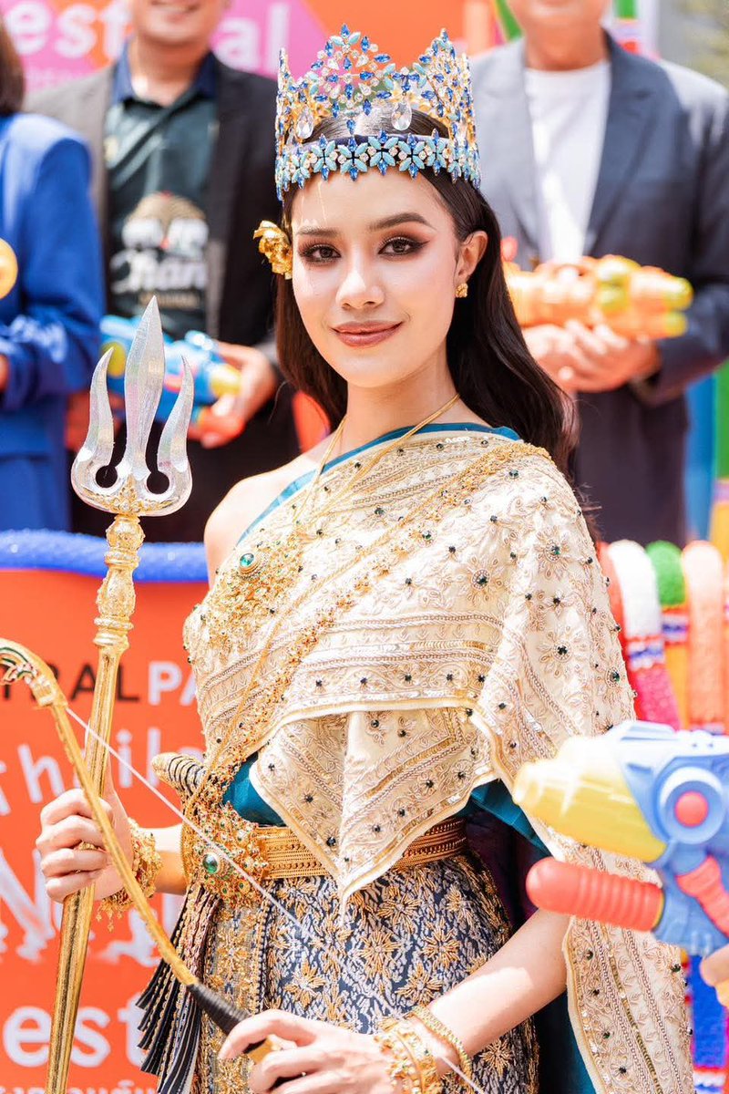 LalixTH_VibeS's tweet image. Central #Songkran World Festival 2026 
เซนทรัลเปิดตัวอีเวนท์สงกรานต์ปีนี้จัดใหญ 13 เมษา เปิดตัวนางสงกรานต์โดย Opal Suchata Miss worldคนที่ 72 เพื่อโชว์ความเป็น #ThaiCulture และ #SoftPower ของเทศกาลสงกรานต์ไทยสู่สายตาชาวโลก รายละเอียดงานแปะด้านล่างน้า ⤵️ 
#Songkran2026 #Thailand