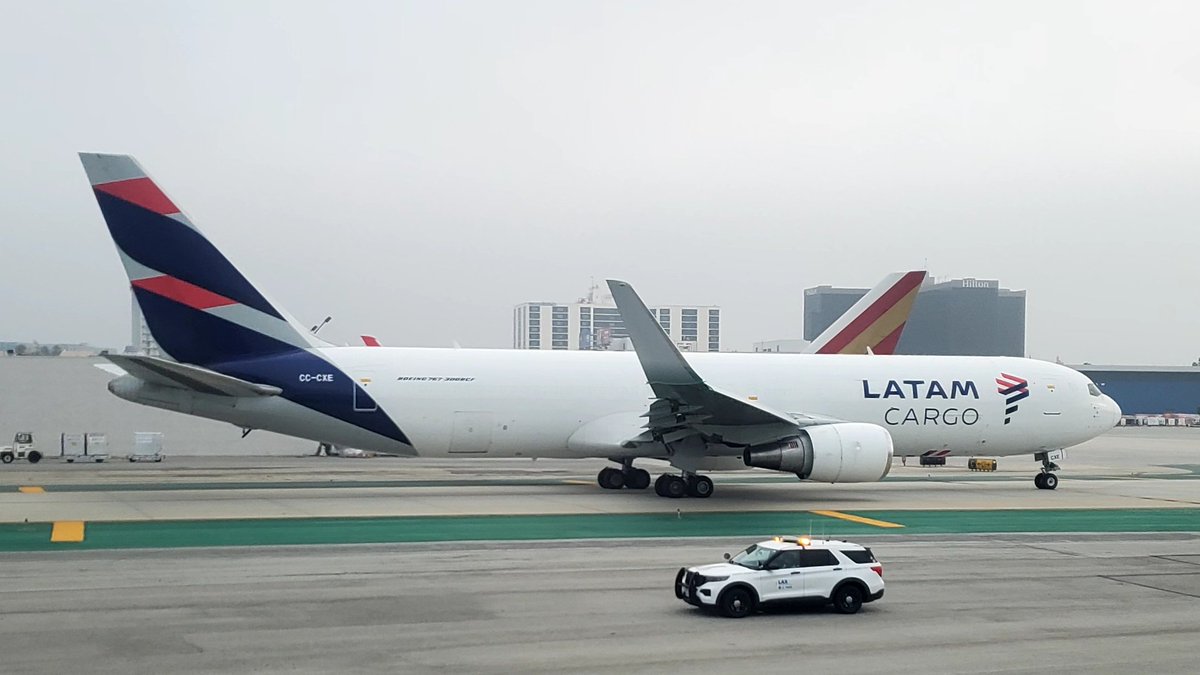 veryboeing's tweet image. LATAM Cargo #B767 -316(ER)(BCF) #CCCXE at KLAX