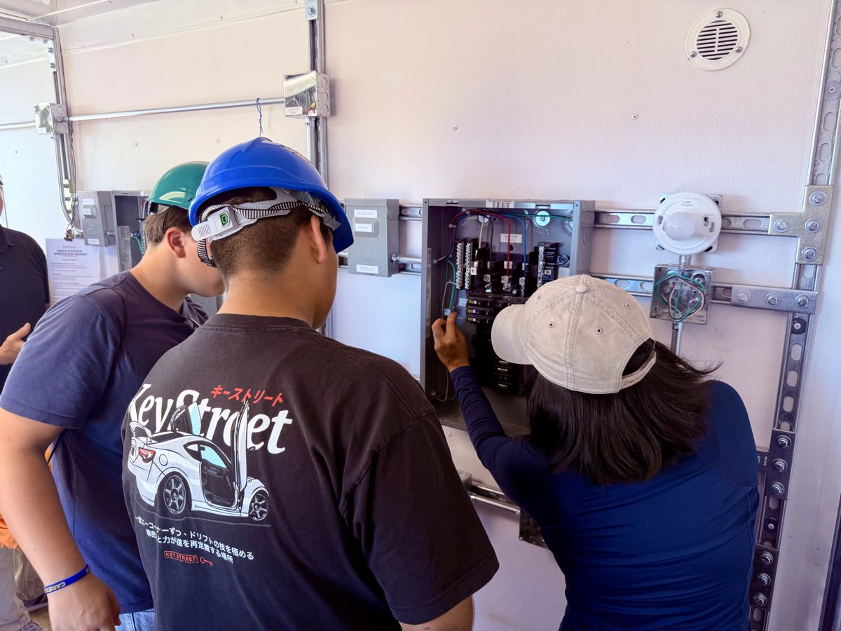 JatcPhoenix's tweet photo. Arizona Construction Career Days 2026 is a wrap! We got to connect with so many students exploring a future in the trades. Thank you to everyone who stopped by and to the staff made this event possible! https://t.co/MXh8ZxThaU