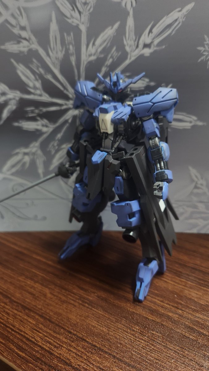 extra_ryo's tweet photo. #今月作ったプラモ晒そうぜ
妻とハサウェイ見に行ったら
テンション上がって
初めて一緒にクスィー作った

その後鉄血見せたら妻がバルバトス作り始めたから
鉄血で1番好きなヴィダール作った
放送当時は色味が気に入らなかったから買ってなかったけど

割といい感じに色変えれた https://t.co/dWBPfrlVrh